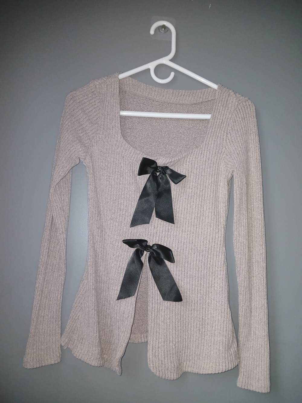 SHEIN Beige Ribbed Long Sleeve Top with Black Bow Accents